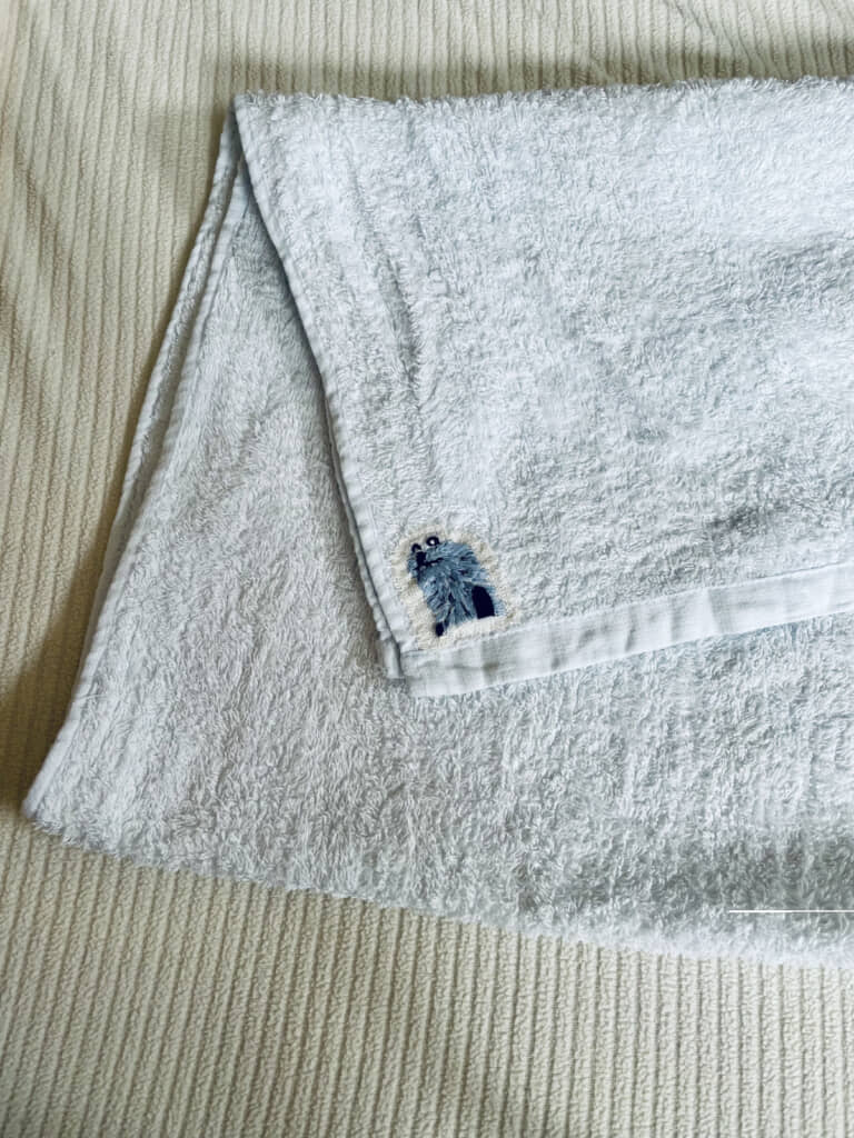 ママさんがバスタオルに施した初めての刺しゅう