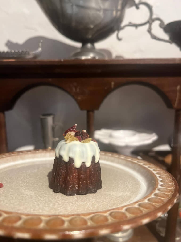 デコレーションがかわいいカヌレ