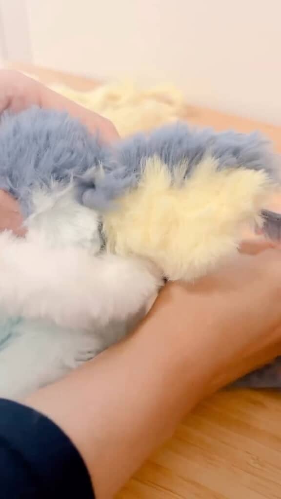 ふわふわの毛糸で編みぐるみ作り