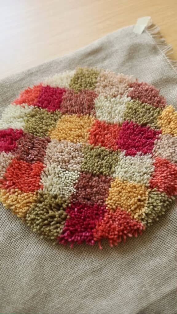 チェック柄のラグが完成