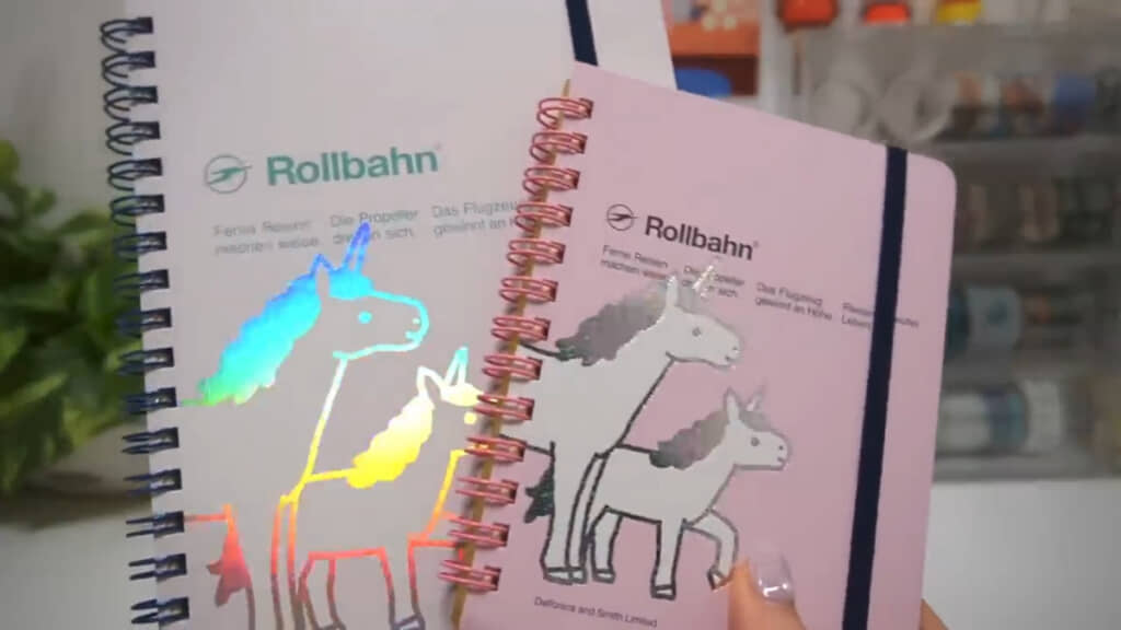 ぜひ動画で見てほしい箔押しの輝き