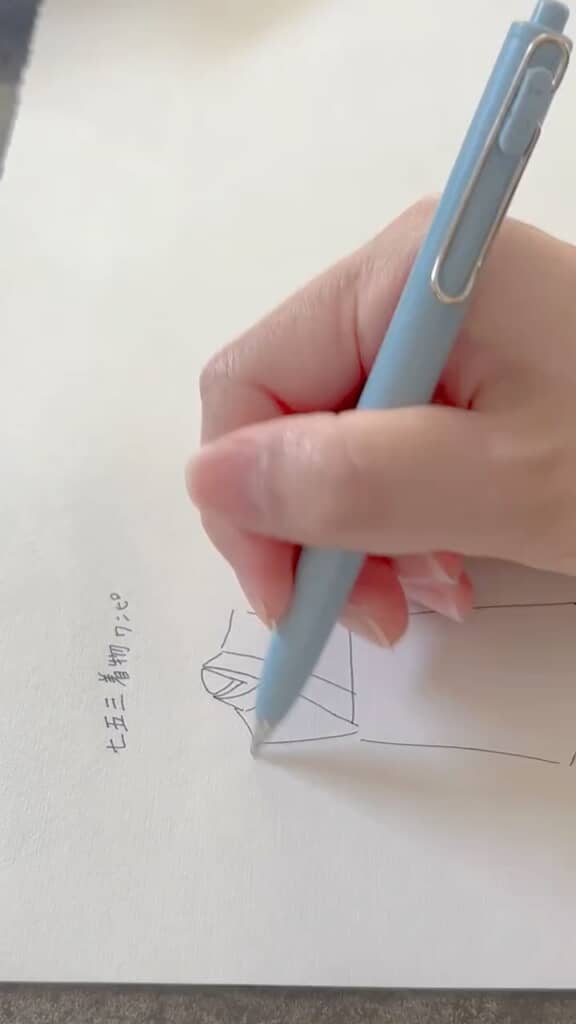 デザイン画を描くところからスタート