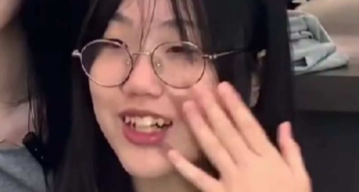 「中顔面が気になる……」と悩む黒髪女性、プロがヘアカットすると……「うそでしょ」「別人みたい！」「嫉妬するほどかわいい」【海外】（1/3） | 美容 ねとらぼ