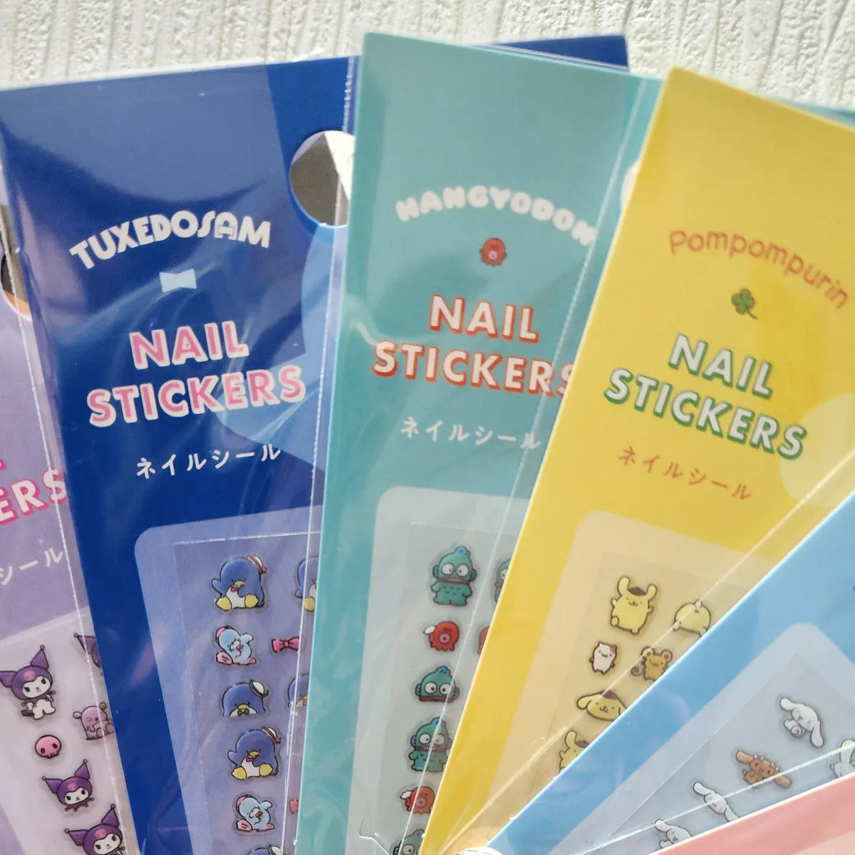 セリアのシール「使い方あってますか」→爪を見ると……　まさかの仕上がりに「えっ天才」「そのまま真似したい！」 | ライフスタイル ねとらぼ