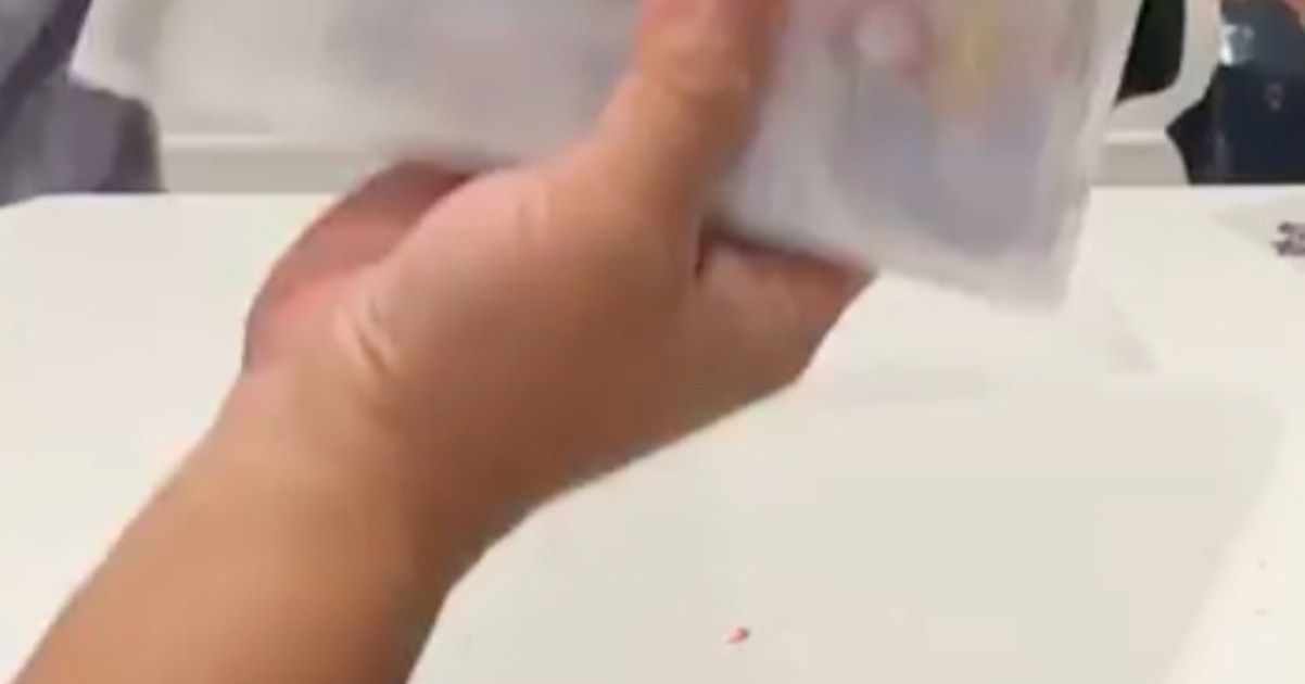 平成1桁生まれのパパ、娘たちのシール帳をみてやりたくなり…… まさかの