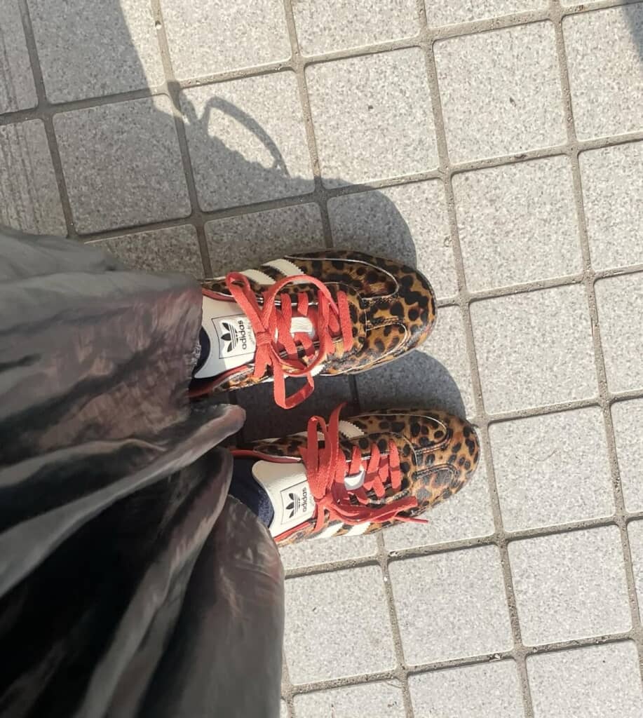 アディダスのヒョウ柄スニーカー！