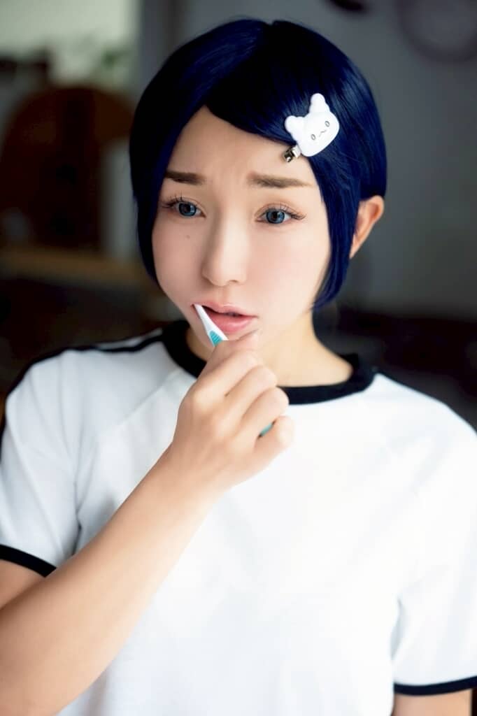 加護亜依の『平成敗残兵すみれちゃん』のすしカルマ（御手洗颯子）のコスプレグラビア