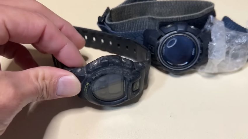 Yahoo!オークションで落札した汚れたCASIOの腕時計