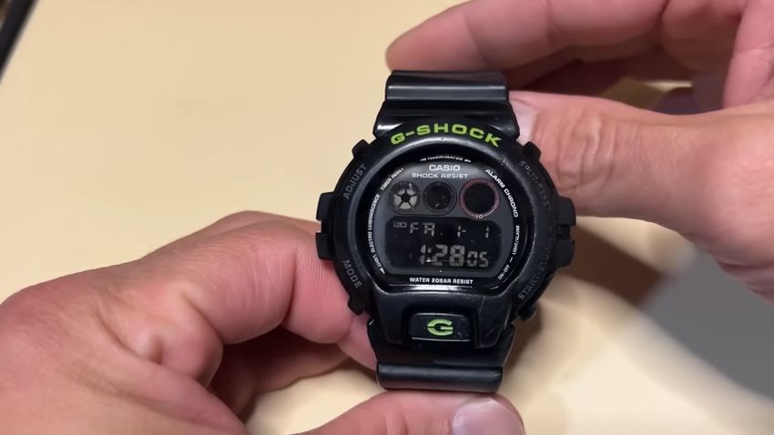 パーツを戻した状態の「DW-6900SN」