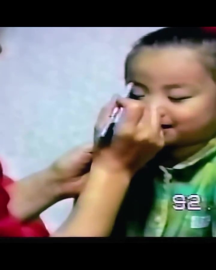 同じようにお化粧中の様子