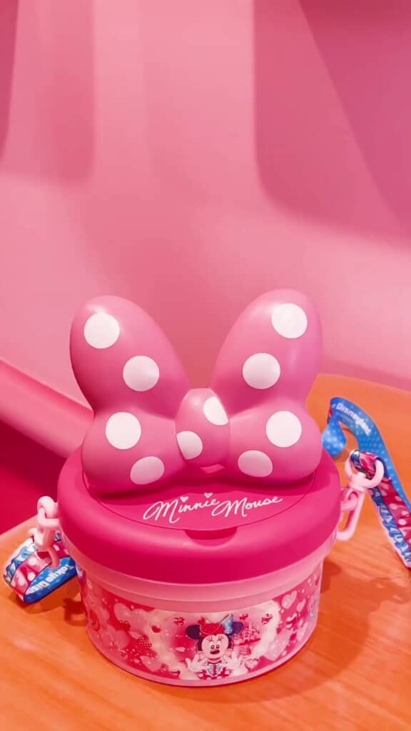 折りたたむとコンパクトに