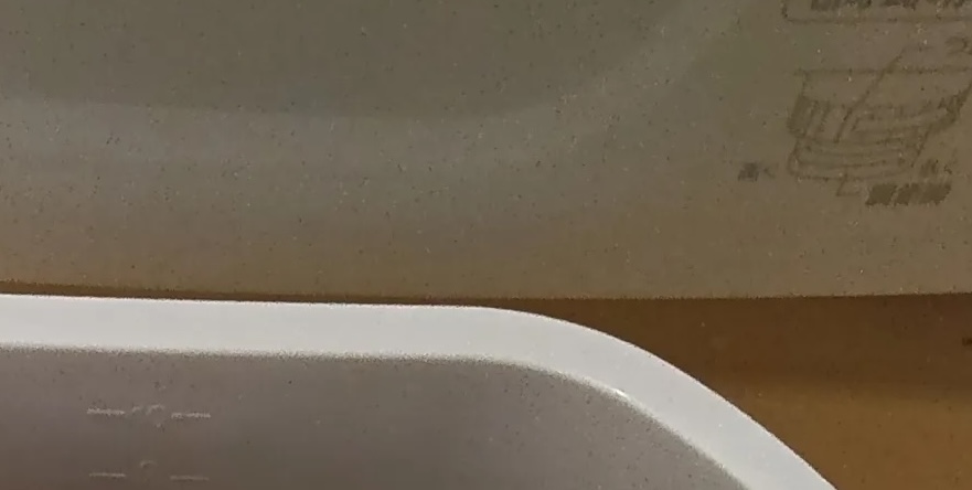 汚れた靴をバケツの中で浸け置きし始めた娘。しかし……