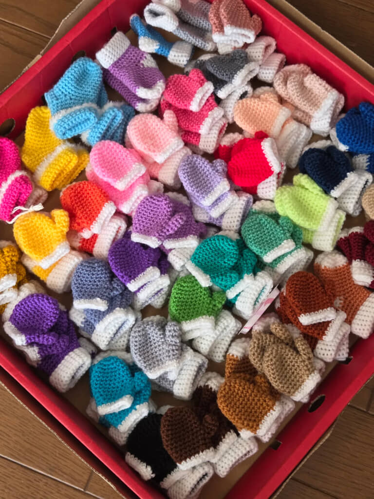 小さな手袋＆靴下がぎっしり！