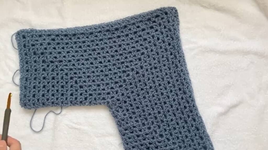 2つに折るとL字になります