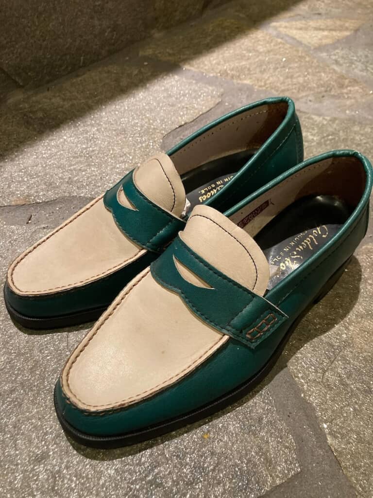 白と緑の対比がおしゃれ。今でも決して古く見えないデザインセンス！