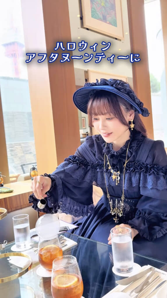 一緒に購入したブラウスの色味もぴったり