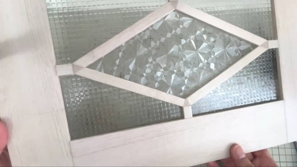 100円のすりガラス風目隠しシートでレトロ感アップ！