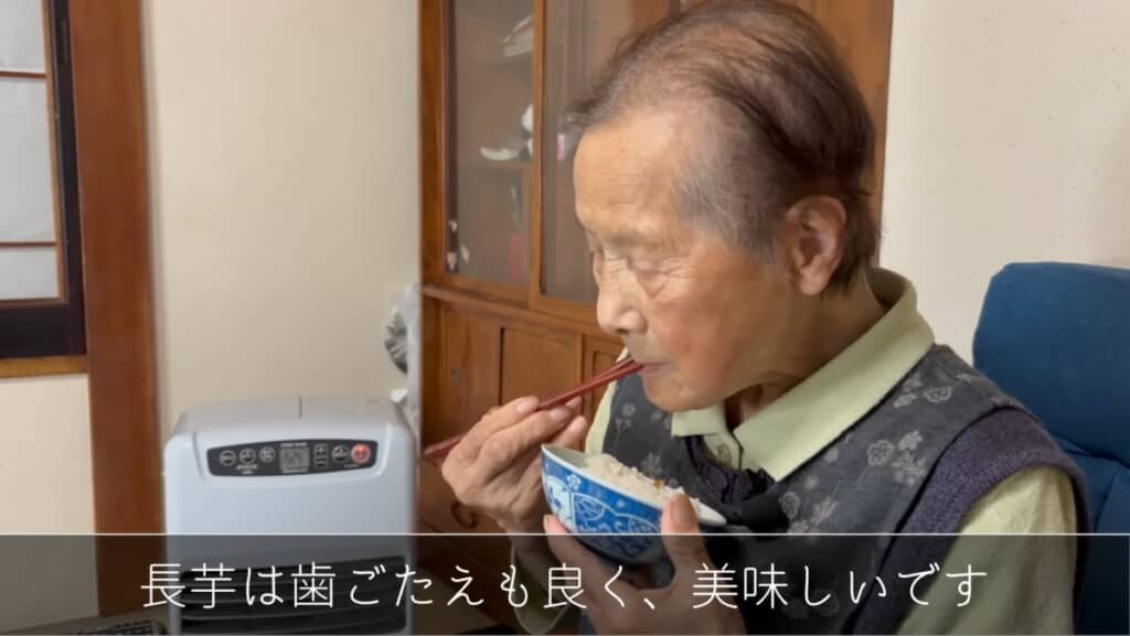 夕食を楽しむきのえさん