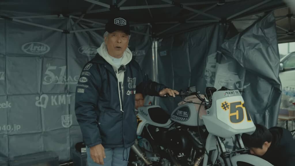 骨折を乗り越えてバイクレースで優勝した岩城滉一