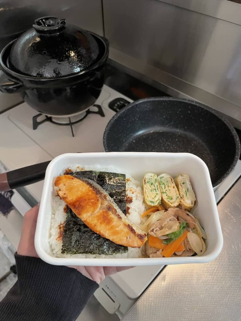 キッチンの様子も公開