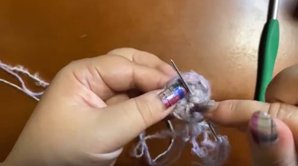 先に糸始末をします