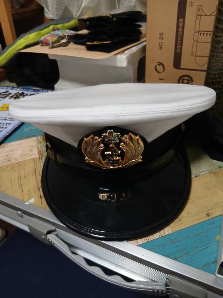 退職した海上自衛官の父がくれた帽子