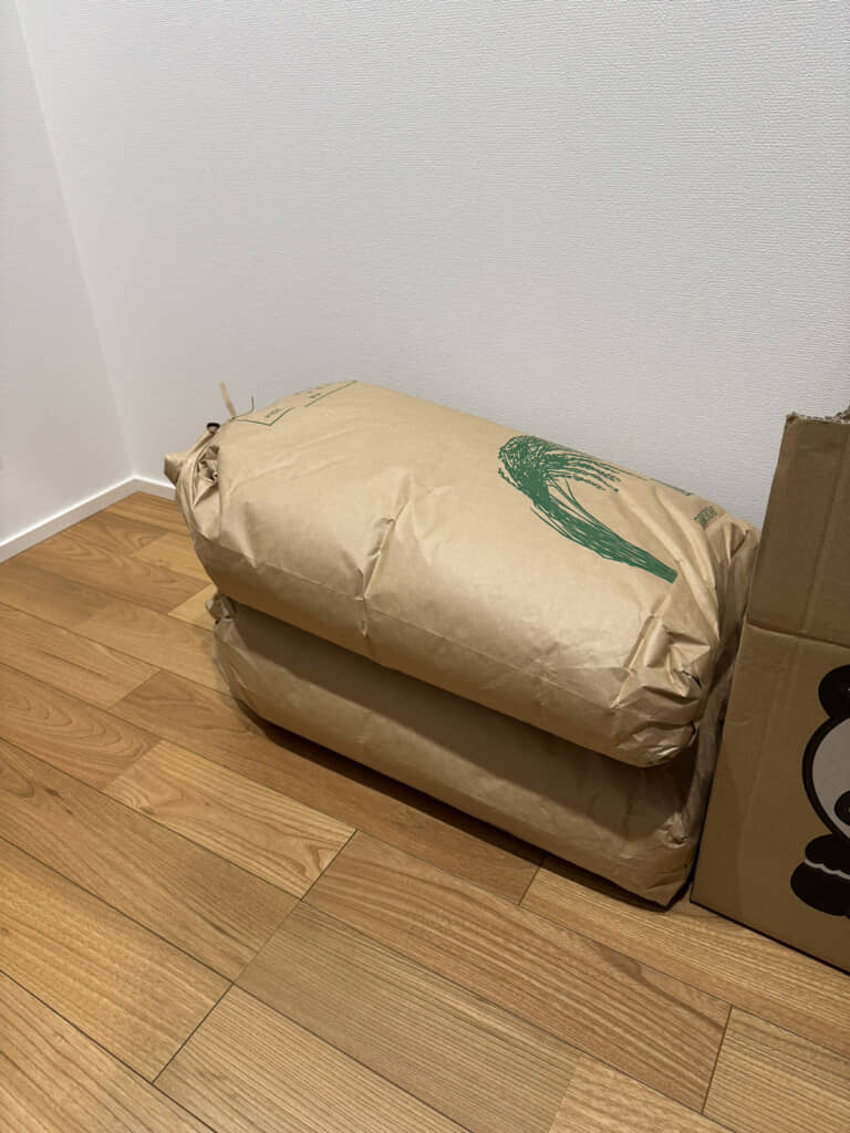 巨大な米袋2つ分のお米