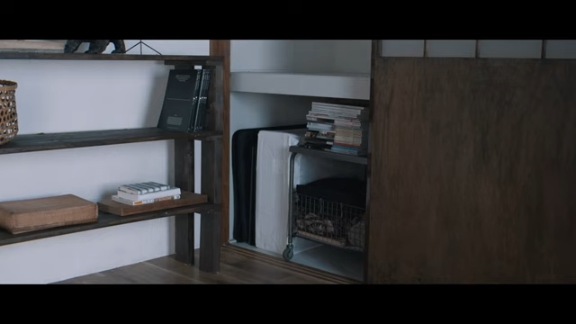 押し入れの下段が収納として利用されている