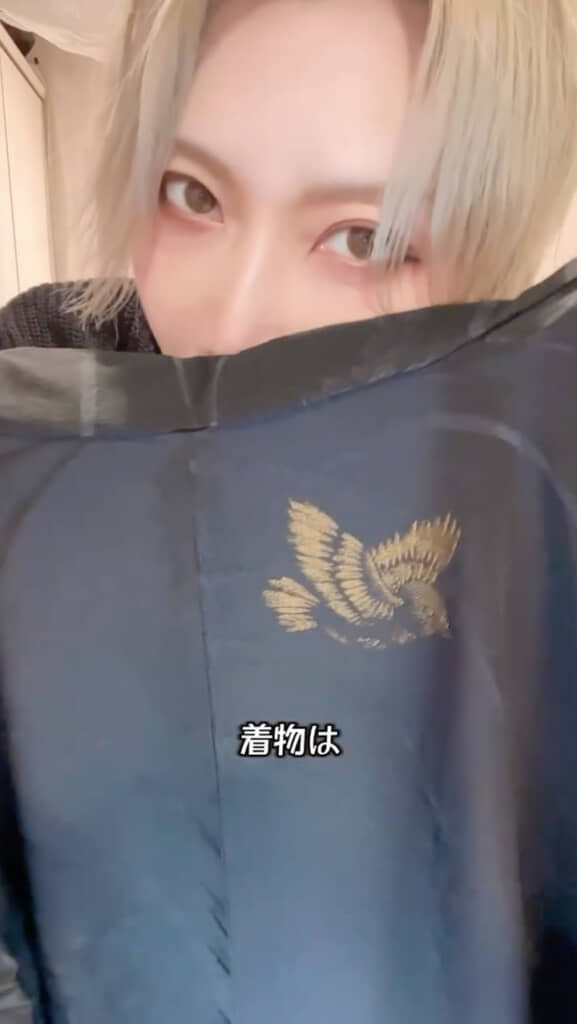 鳥の柄が入ったアンティーク着物