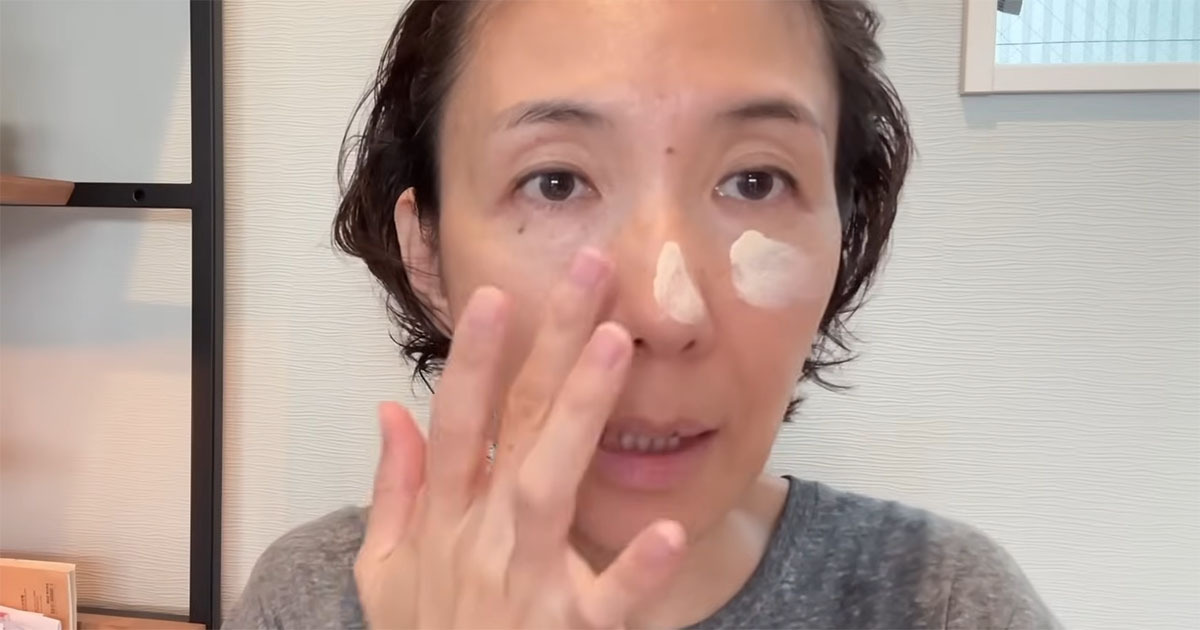 51歳女性が“日系CAメイク”を再現したら……　まさかの姿に「現役感メチャ出てる！」「すぐ現場に戻れる」（1/3） | 美容 ねとらぼ