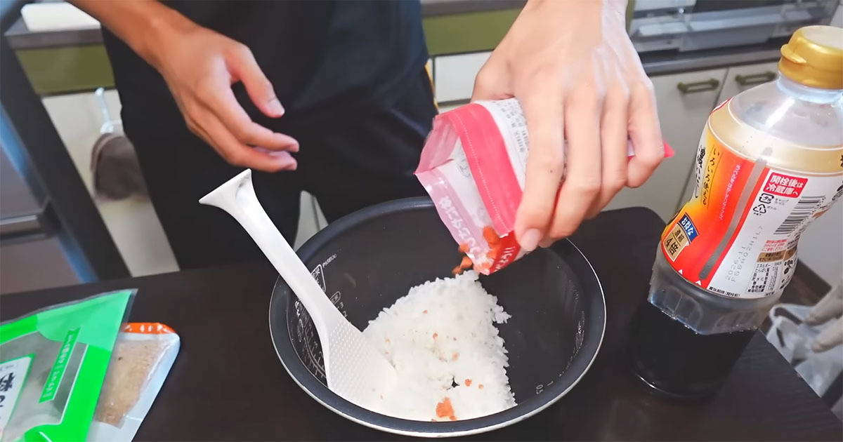 1人暮らし男性が作る“平日ランチおにぎり”→驚きのアイデア連発に「その手があったかっ！」「見習わなきゃ」（1/3） | グルメ ねとらぼ