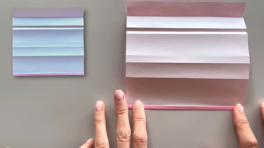 紙目と同じ向きに付いた10個の折り目