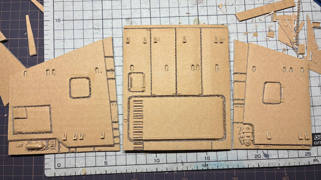 胴体のパーツ。これを脳内のイメージだけで……!?