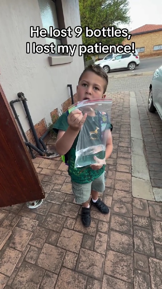 困惑した表情の息子