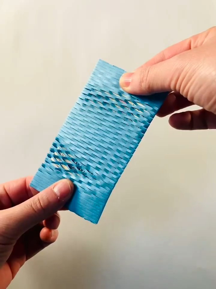 模様に見えていたのは切れ込み