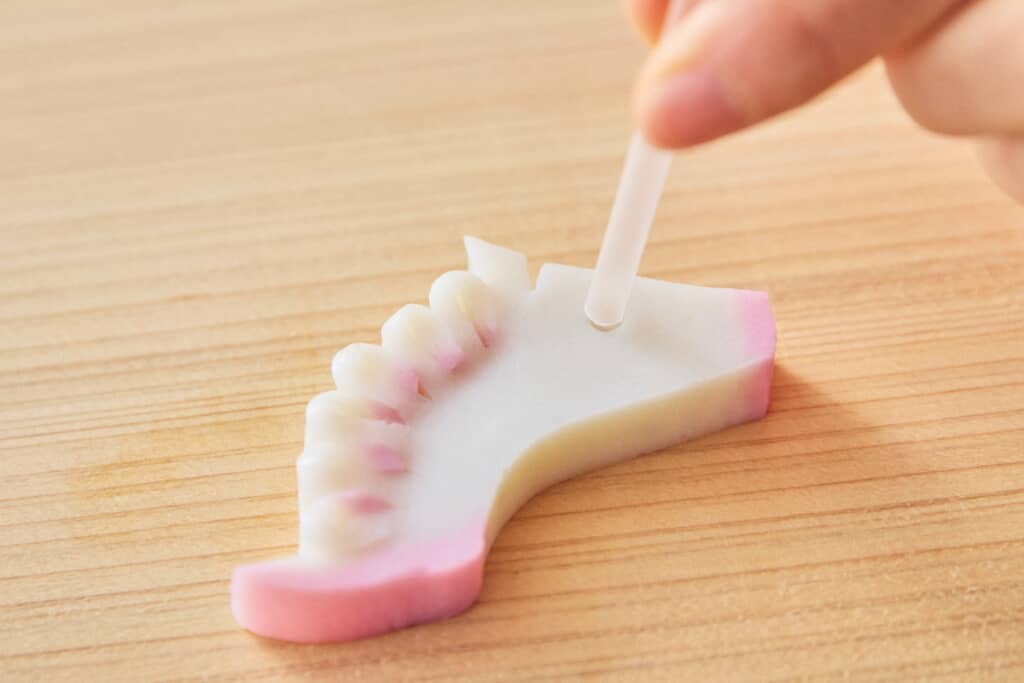 午の目の部分をくり抜く