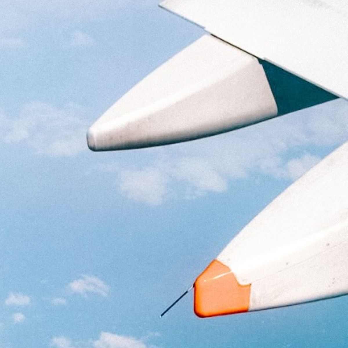 飛行機で“翼近くの席”を予約→景色は期待せず、搭乗したら……　窓から見えた光景に「嘘みたい」「初めて見た」 | 乗り物 ねとらぼ