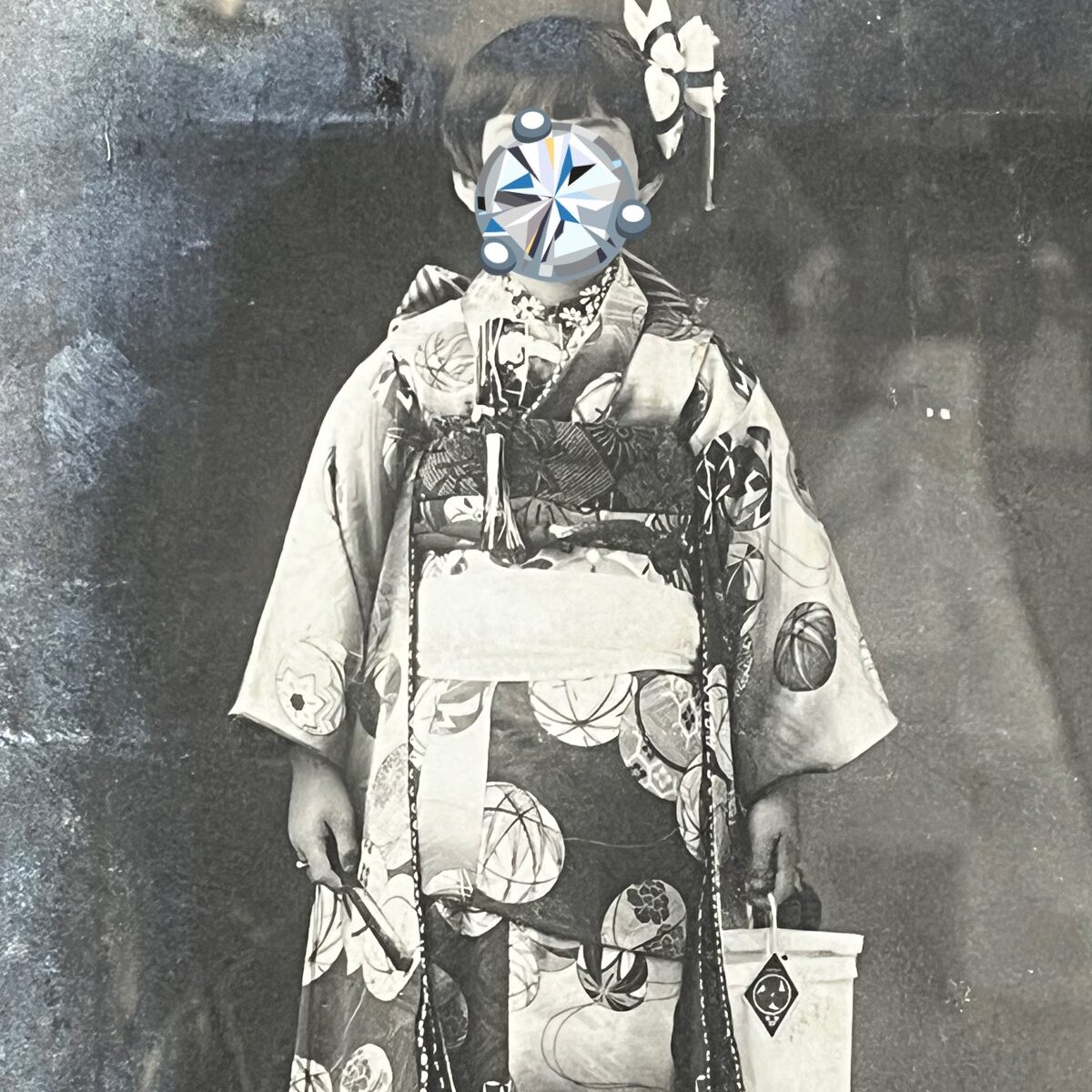 白黒写真に写る“100年前の着物”→娘が七五三で着たら……　まさかの着こなしに「すげえ」「痺れるカッコ良さ」と471万表示 | ライフスタイル ねとらぼ