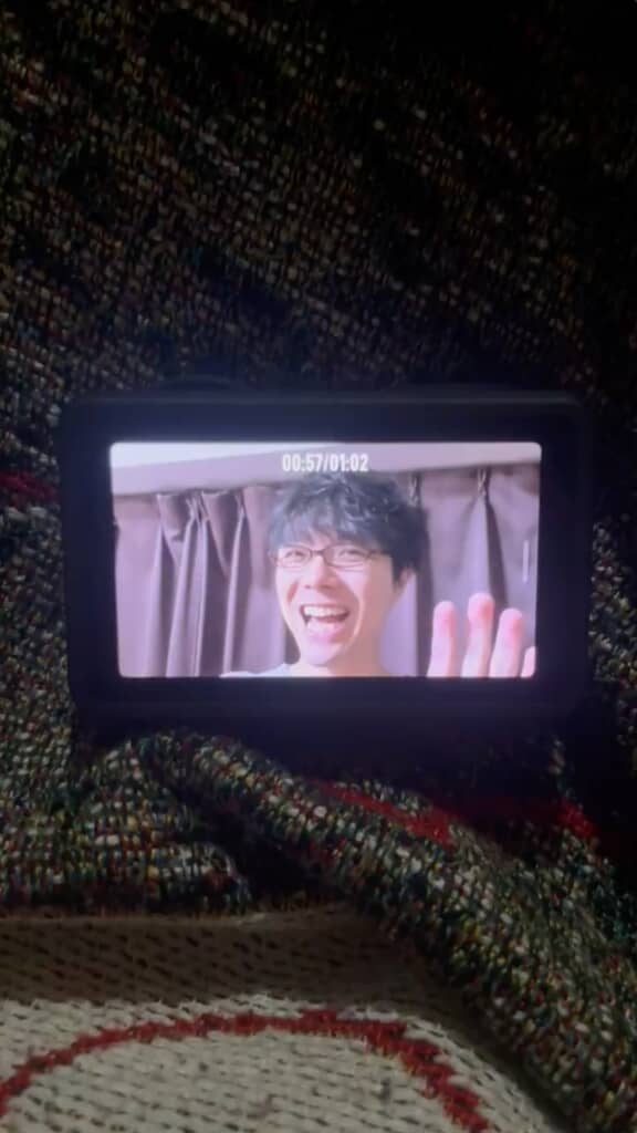 笑顔で手を振る神宮寺さん