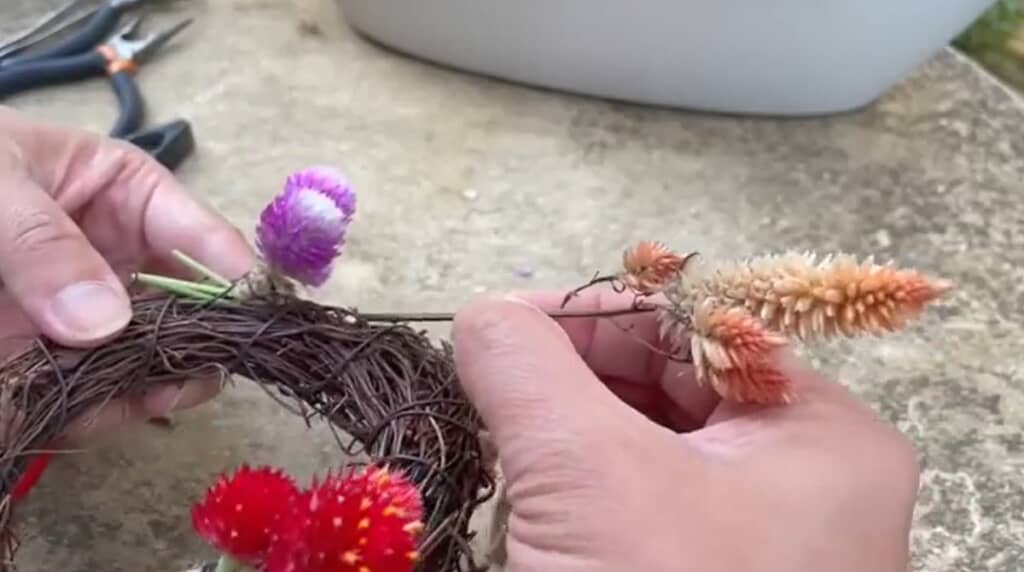 リースを作っていきます