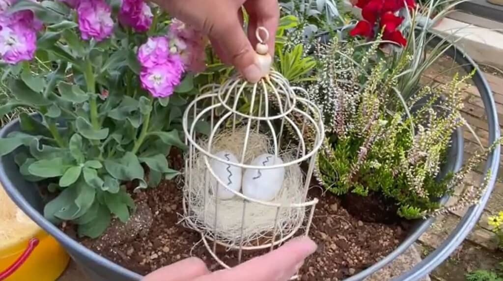 中にタマゴをセットします