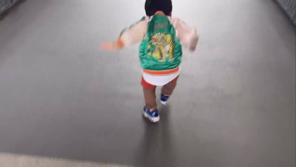 全身を動かして……