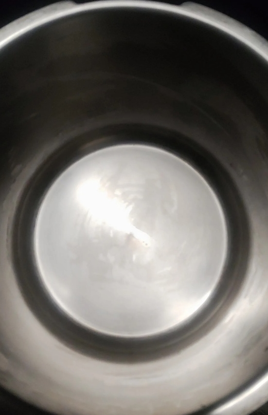 鍋をピカピカにしました!!