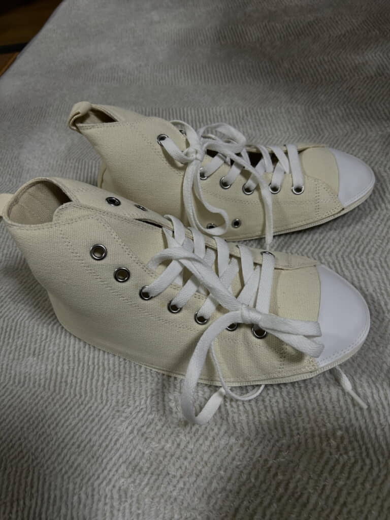 この靴なんかおかしいぞ……
