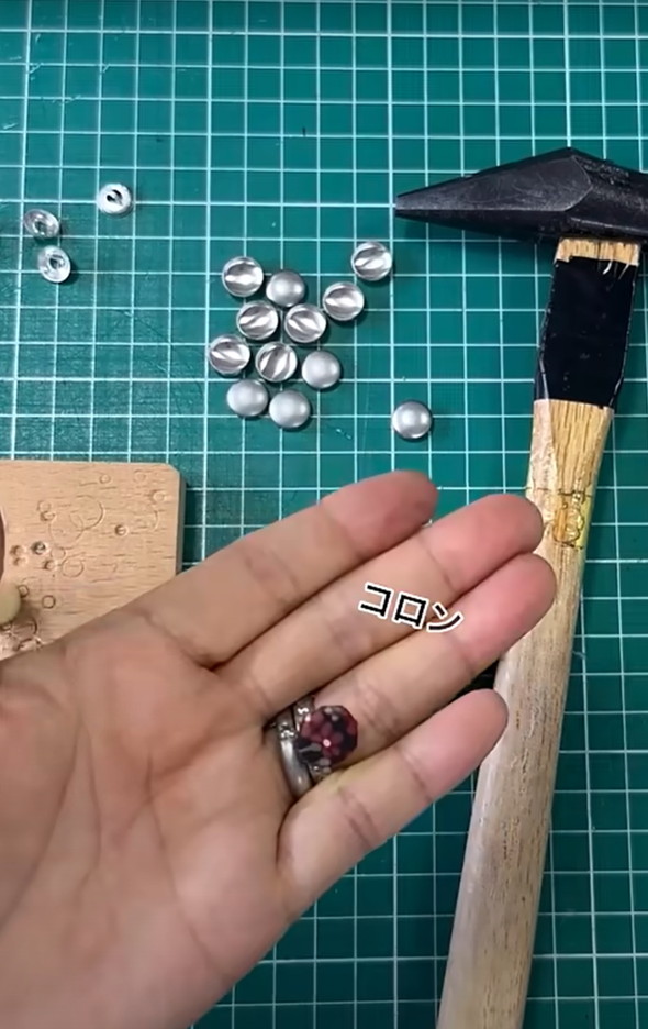 くるみボタンを作ります