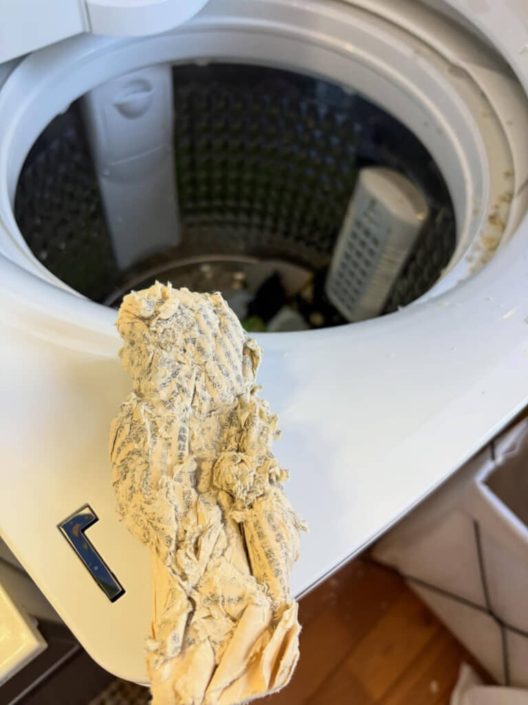 文字がいろんな角度に動き出したような見た目に