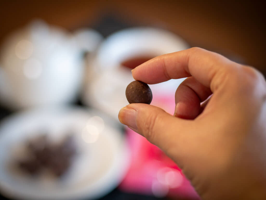 “のんあるラミー”を食べるところ