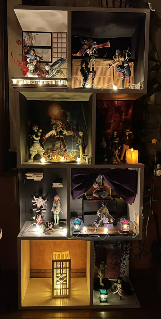 棚の1つ1つに名場面が