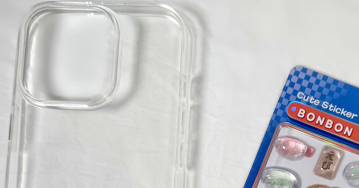 100均のスマホケースを“ぷっくり立体シール”でデコったら……　2390万表示の仕上がりに「センス抜群」「平成を感じる」　投稿者にこだわりを聞いた（1/2） | ライフスタイル ねとらぼ