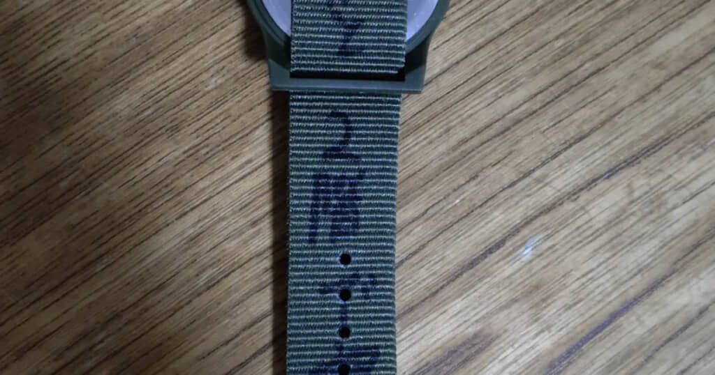 パパの腕時計に書かれた落書き